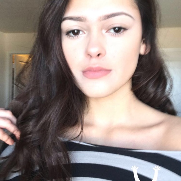 Meet your Posher, Stephanie - Picture 1 of 1